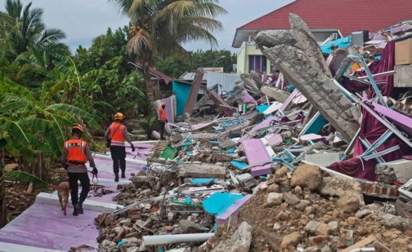 Indonesia earthquake : छह साल के बच्चे को मलबे से जिंदा निकाला, मरने वालों की संख्या 271 पहुंची