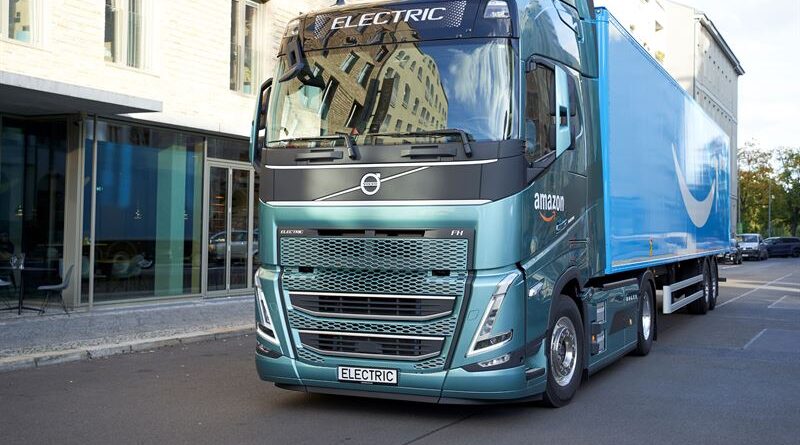 World-first Volvo delivers electric trucks with fossil-free steel to customers